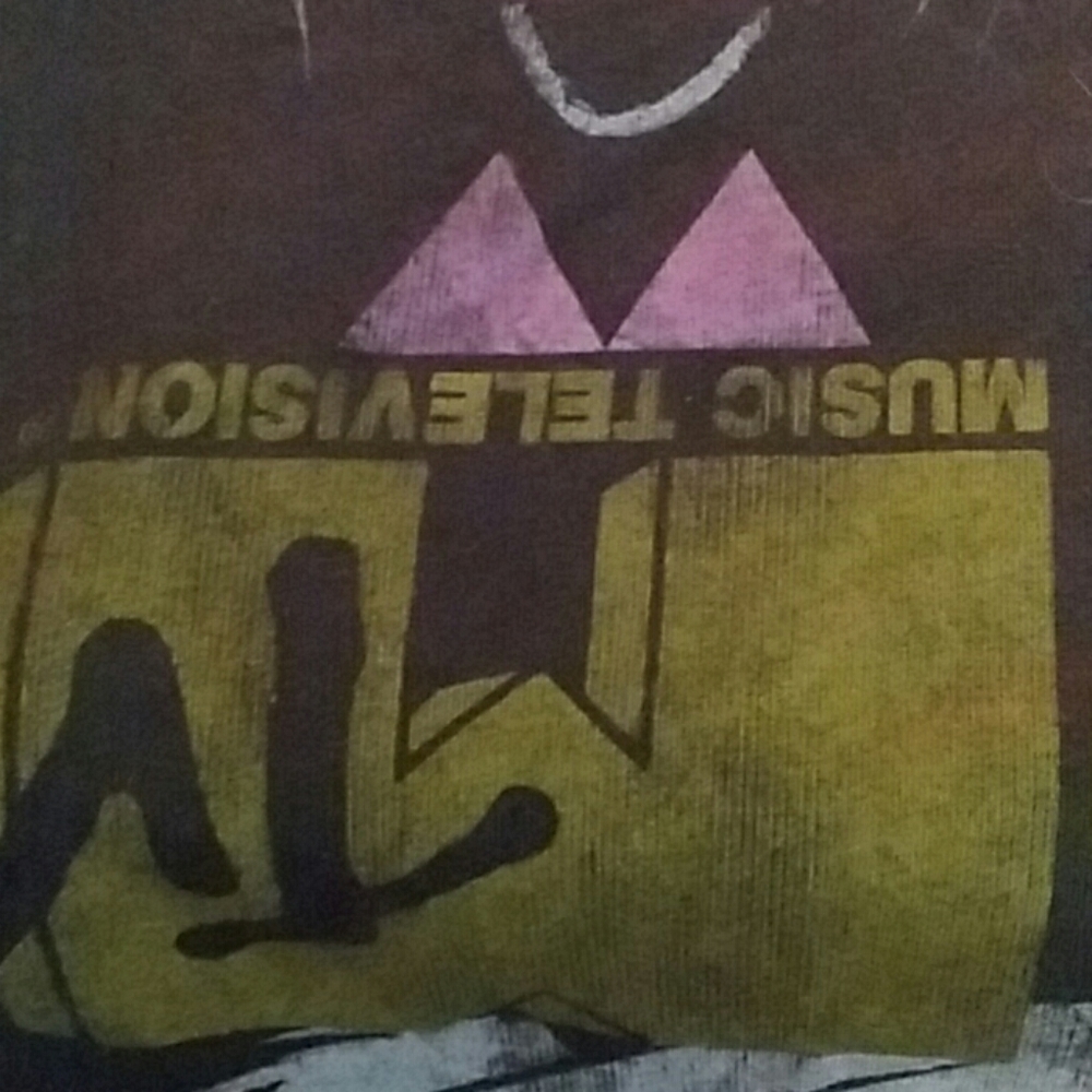 T-Shirt - Picture 3 of 4